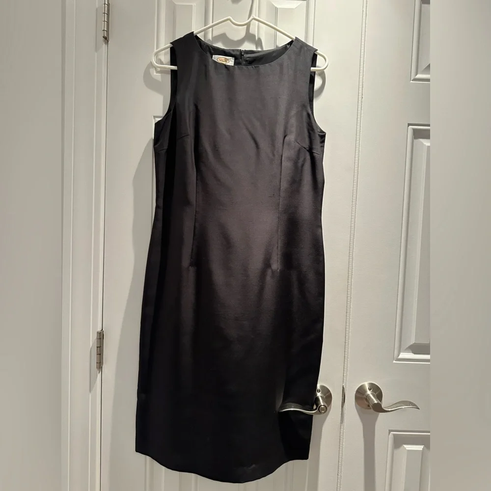 Talbots Black Sleeveless Silk Dress with Tie Belt Size 8 excellent condition - Picture 3 of 6